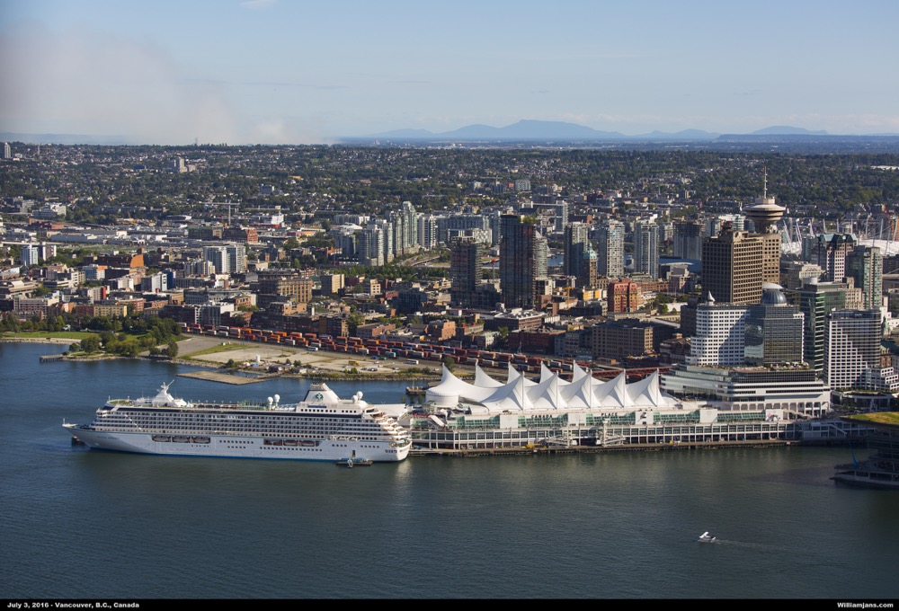 cruise ships vancouver tourism